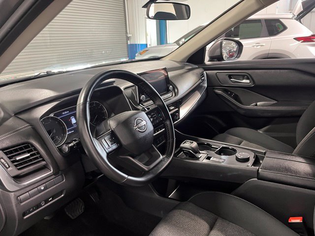 Used 2025 Nissan Rogue SV AWD/4WD image 23
