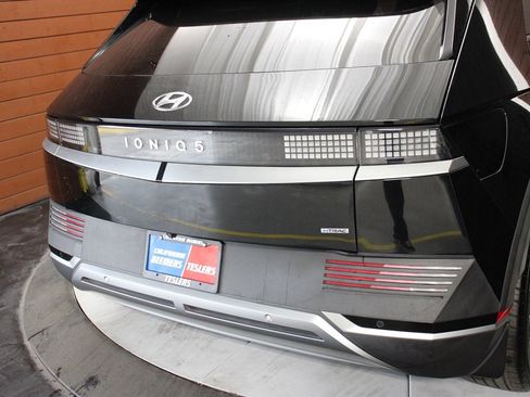 Used 2023 Hyundai Ioniq 5 SEL image 14