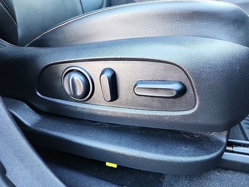 Used 2018 Chevrolet Equinox Premier AWD/4WD image 41