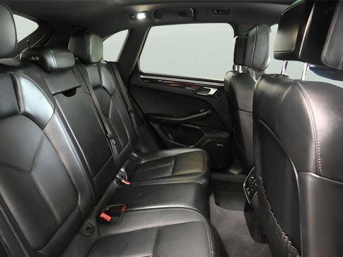 Used 2017 Porsche Macan S w/ Premium Package Plus AWD/4WD image 19