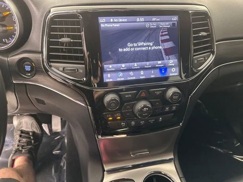 Certified 2022 Jeep Grand Cherokee Limited AWD/4WD image 30