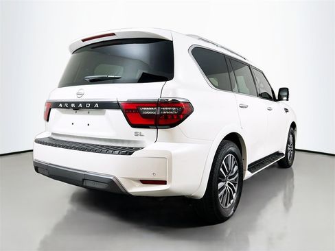 Used 2024 Nissan Armada SL w/ Captain's Chairs Package image 7