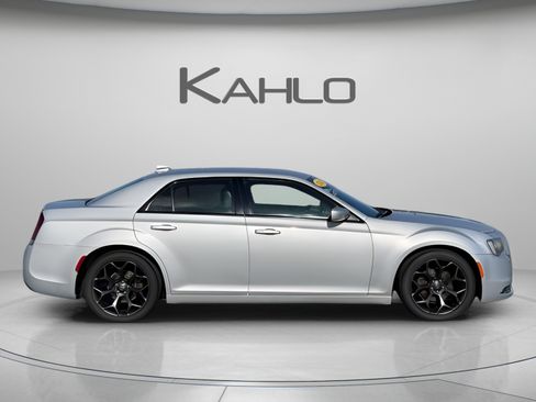 Used 2020 Chrysler 300 S RWD image 5