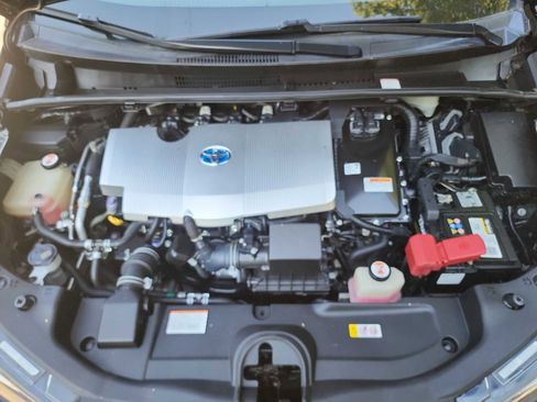 Used 2019 Toyota Prius XLE image 25