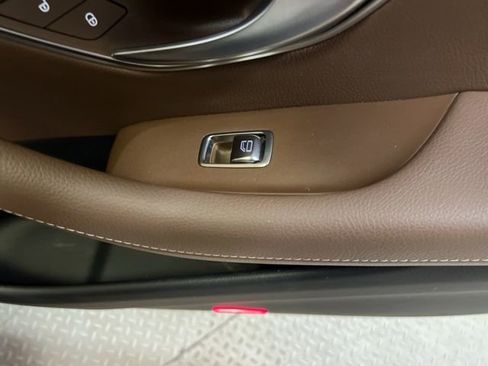Used 2017 Mercedes-Benz E 300 4MATIC image 58