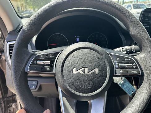 Certified 2023 Kia Seltos LX AWD/4WD image 19