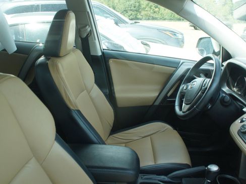 Used 2017 Toyota RAV4 Limited w/ Carpet Mat Package FWD image 5