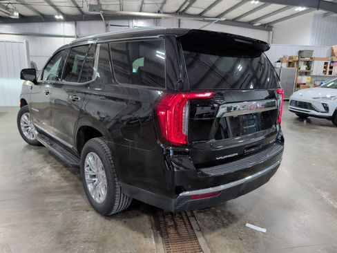 Used 2023 GMC Yukon SLT w/ SLT Premium Package AWD/4WD image 4
