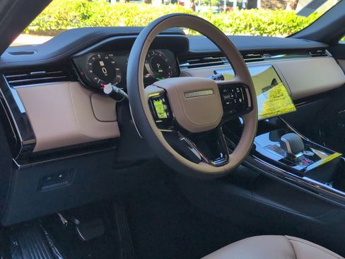 New 2026 Land Rover Range Rover Sport Dynamic SE image 4