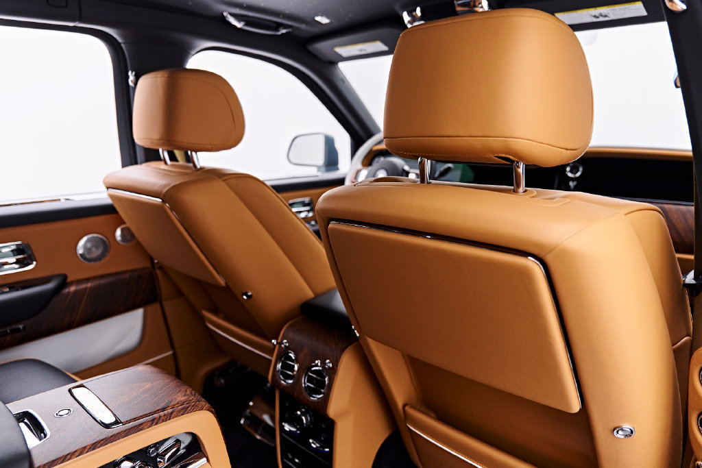 Used 2025 Rolls-Royce Cullinan AWD/4WD image 59