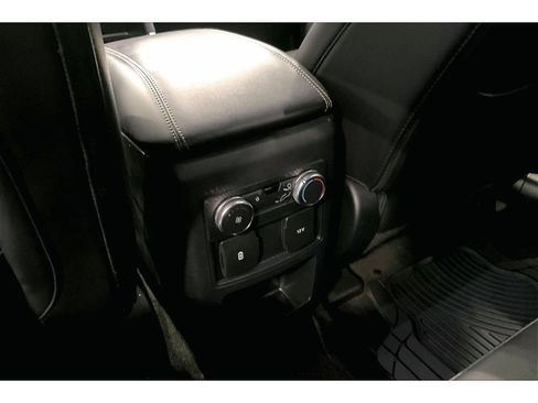 Used 2021 Ford Explorer XLT w/ Equipment Group 202A AWD/4WD image 12