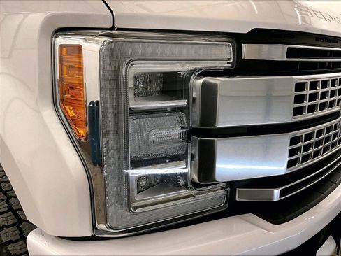 Used 2019 Ford F350 Platinum w/ Platinum Ultimate Package AWD/4WD image 28