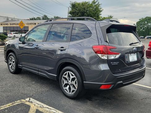 Used 2023 Subaru Forester Premium AWD/4WD image 4