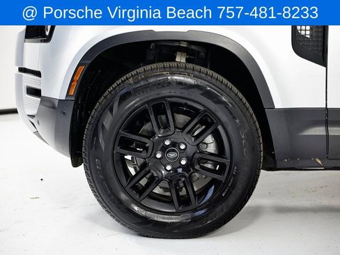 Used 2023 Land Rover Defender 90 S image 4