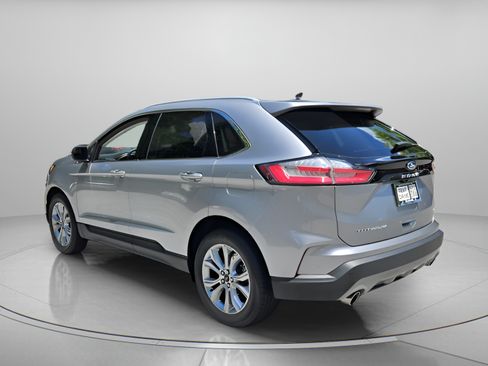 Used 2023 Ford Edge Titanium AWD/4WD image 3