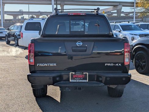 Used 2021 Nissan Frontier PRO-4X w/ Pro-4x Utility Package image 5