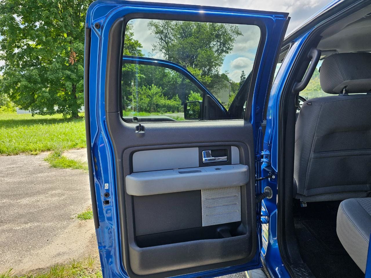 Used 2013 Ford F150 XLT w/ XLT Chrome Pkg AWD/4WD image 23