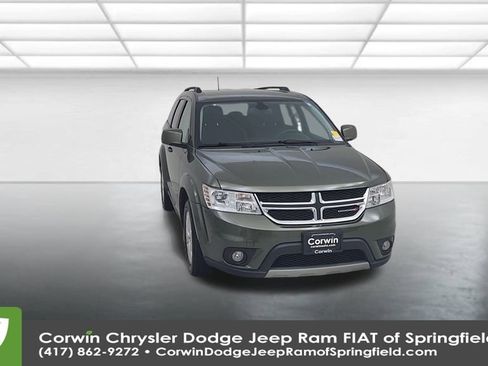 Used 2019 Dodge Journey SE image 4