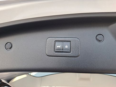 Used 2024 Nissan Armada Platinum w/ Captain's Chairs Package image 37