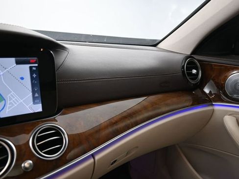 Used 2017 Mercedes-Benz E 300 4MATIC image 18