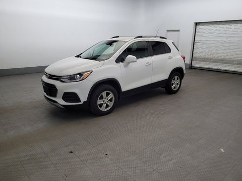 Used 2018 Chevrolet Trax LT w/ LT Convenience Package AWD/4WD image 2