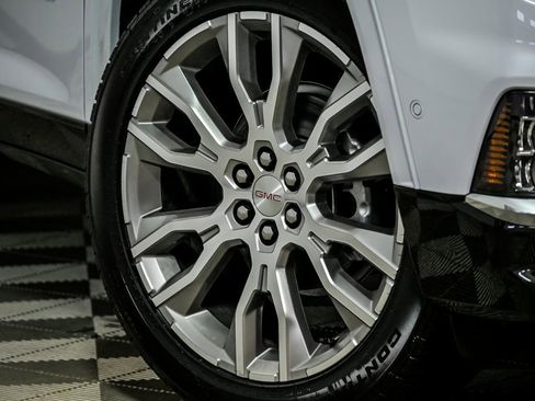 New 2026 GMC Acadia Denali image 3