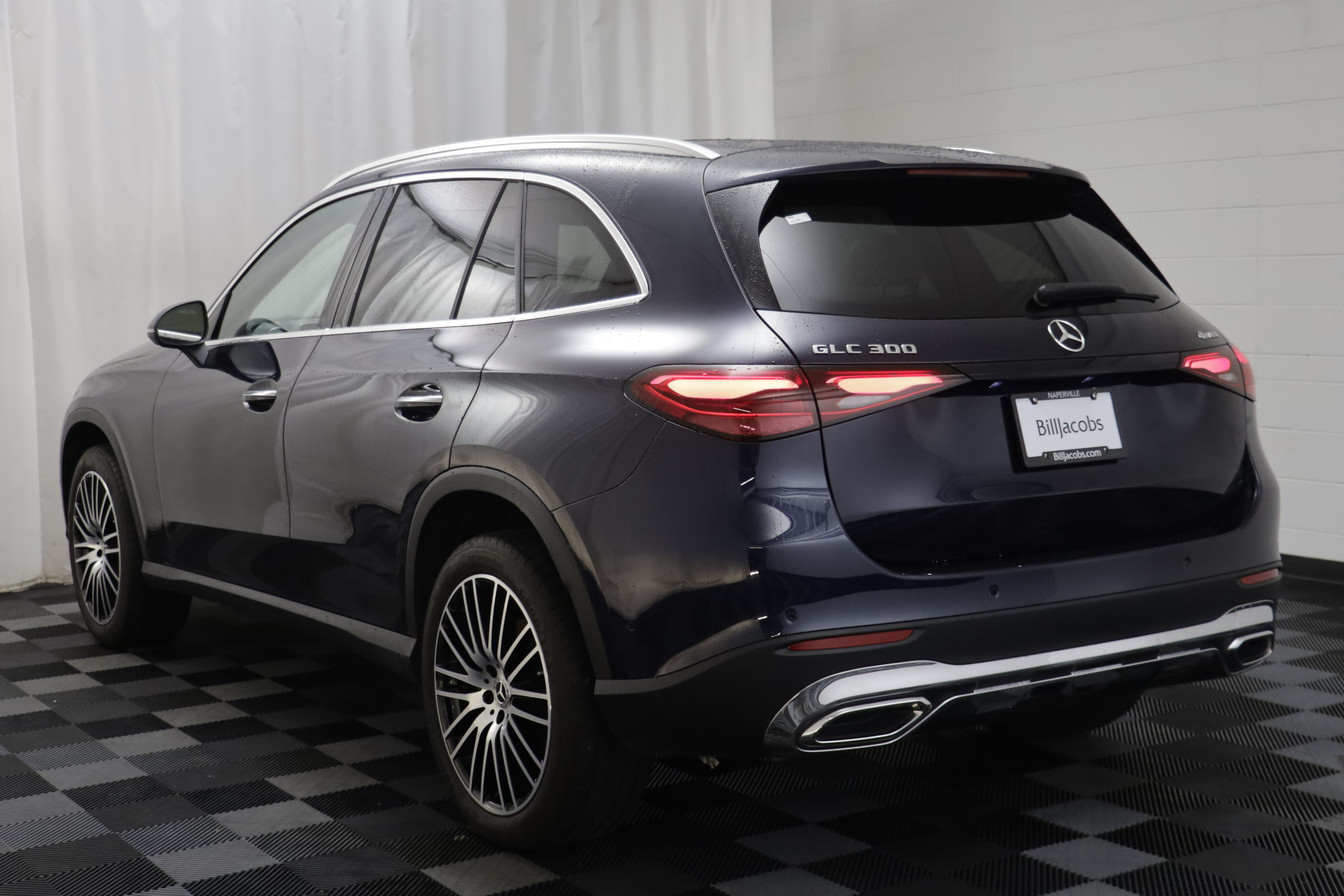 Used 2024 Mercedes-Benz GLC 300 4MATIC image 13