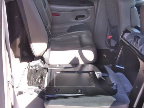 Used 2004 Chevrolet Avalanche Z71 w/ Preferred Equipment Group image 23