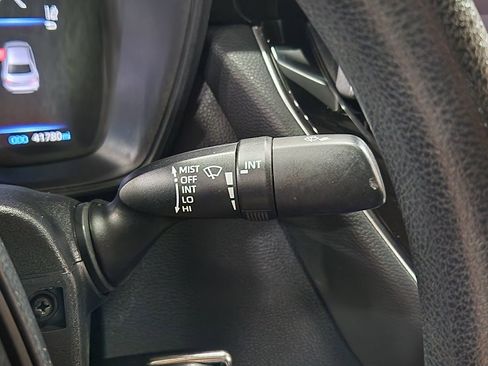 Used 2020 Toyota Corolla LE image 49