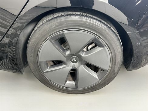 Used 2021 Tesla Model 3 Standard Range image 11