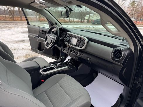 Used 2016 Toyota Tacoma 4x4 Access Cab image 17