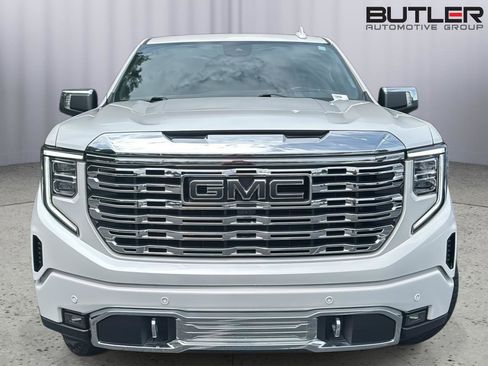 Used 2024 GMC Sierra 1500 Denali w/ Technology Package AWD/4WD image 2
