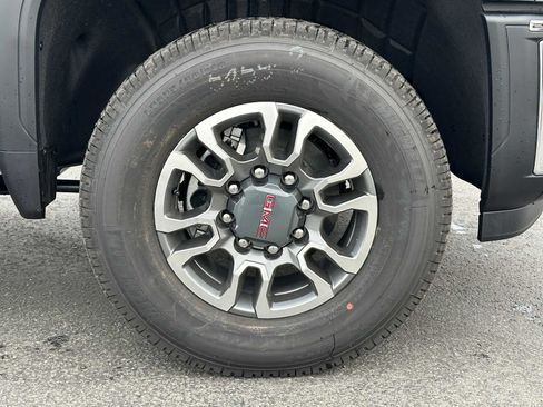 New 2026 GMC Sierra 2500 SLT w/ SLT Convenience Package image 9