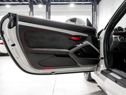 Used 2020 Porsche 718 Cayman GT4 image 22