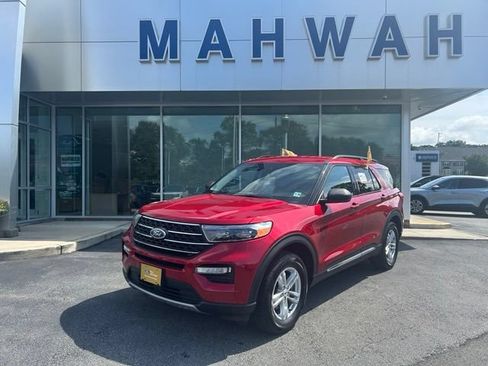 Certified 2023 Ford Explorer XLT w/ Equipment Group 202A AWD/4WD image 2