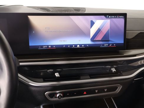 Used 2024 BMW X5 xDrive40i w/ M Sport Package image 5