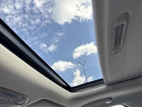 Used 2022 Kia Telluride S FWD image 19