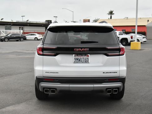 Used 2024 GMC Acadia Elevation image 7