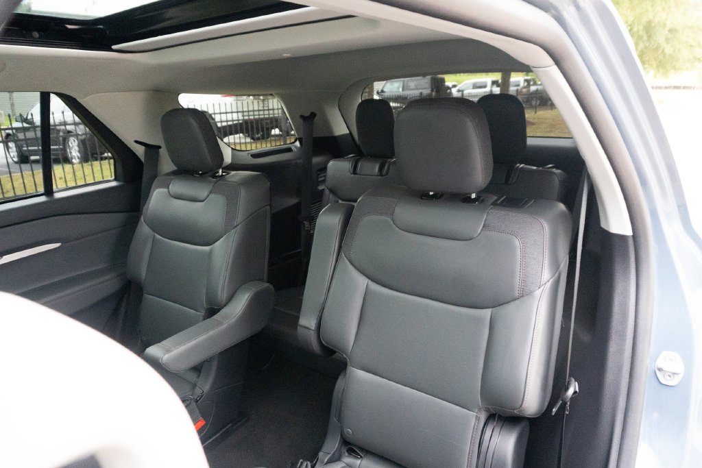 Used 2025 Ford Explorer Active w/ Active Comfort Package AWD/4WD image 20