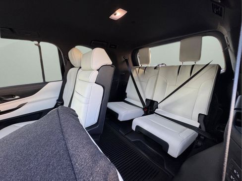 Used 2023 Lexus LX 600 4WD w/ Accessory Package (Z1) image 16