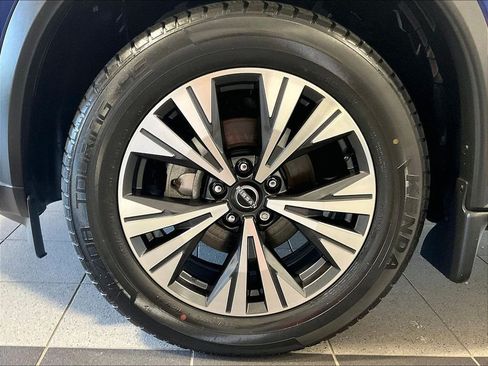 Certified 2023 Nissan Rogue SV AWD/4WD image 7