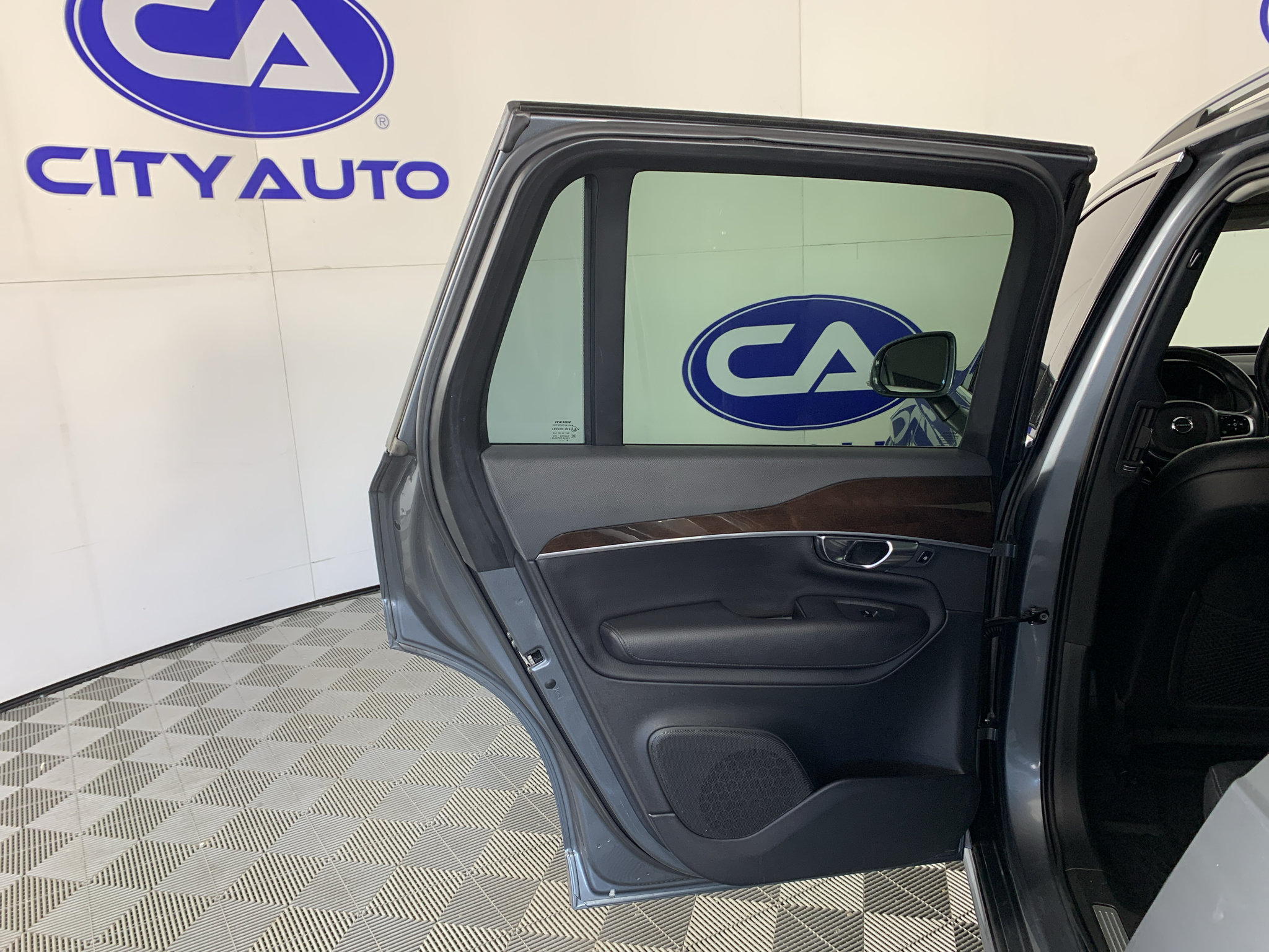 Used 2019 Volvo XC90 T5 Momentum w/ Advanced Package AWD/4WD image 29