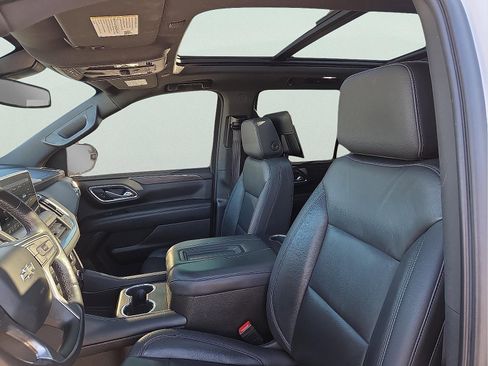 Used 2021 Chevrolet Tahoe Z71 w/ Rear Media and Nav Package image 13