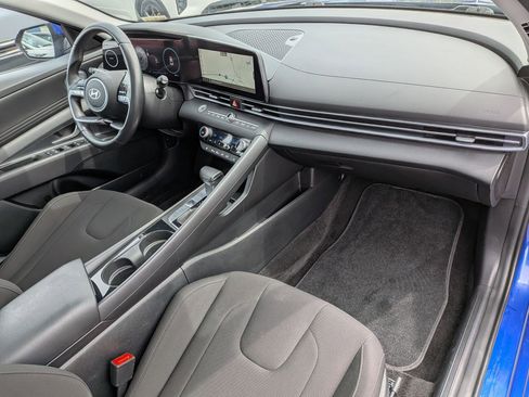 Used 2025 Hyundai Elantra SEL FWD image 37