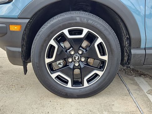 Used 2023 Ford Bronco Sport Outer Banks w/ Tech Package image 12