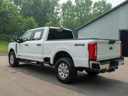Used 2023 Ford F250 XLT AWD/4WD image 5