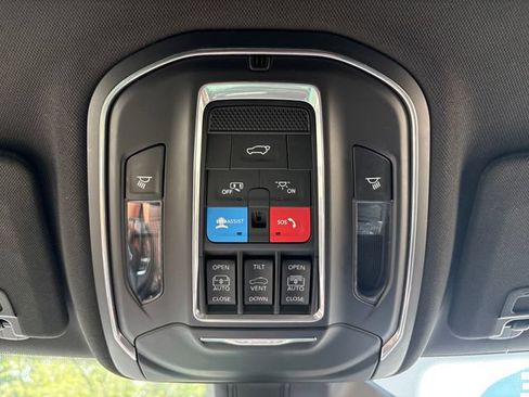 Used 2025 Jeep Grand Cherokee Summit w/ Adv Protech Group IV AWD/4WD image 14