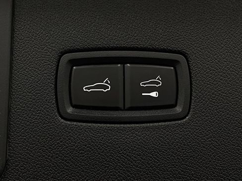 Used 2020 Porsche Cayenne S image 9