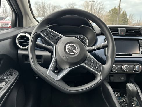 Used 2025 Nissan Versa SV image 19