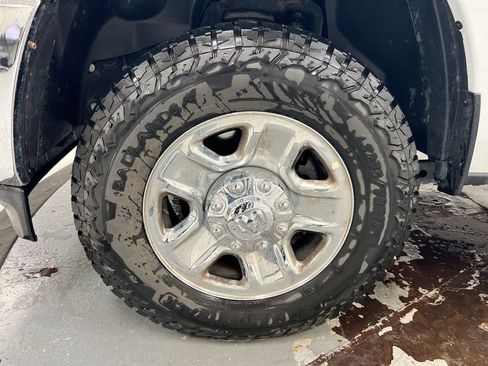 Used 2024 RAM 3500 Tradesman w/ Chrome Appearance Group AWD/4WD image 26